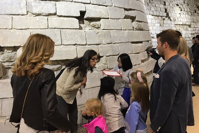 1h30 - Louvre Highlights optional 'families with kids' - Eng/Esp - Why this 90-minute Louvre plan works for families