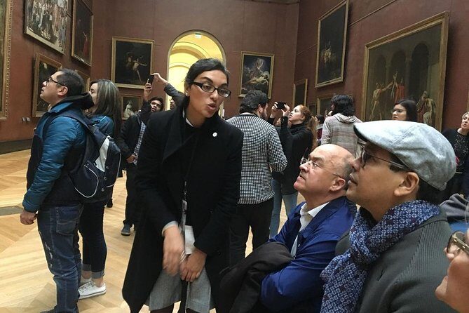 1h30 - Louvre Highlights optional 'families with kids' - Eng/Esp - Audio headsets + max 6 travelers: why you don’t get lost