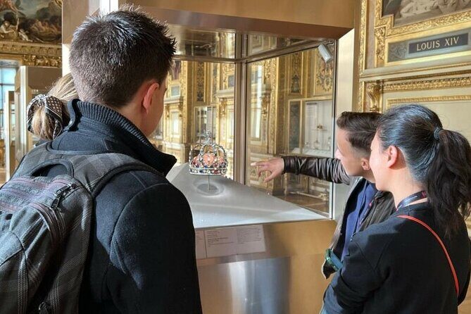 Exclusive Semi-Private Louvre Tour with Mona Lisa, Max 6 People - Price and value at about $204.38 per person