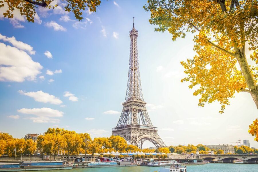 From London: Eiffel Tower, Notre Dame & Louvre Day Tour - Finding the guide: where your day can go right or wrong