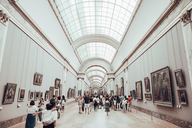 Guided tour of the Louvre Museum with tickets included - Greek department power: Athena, Venus de Milo, and Victory of Samothrace
