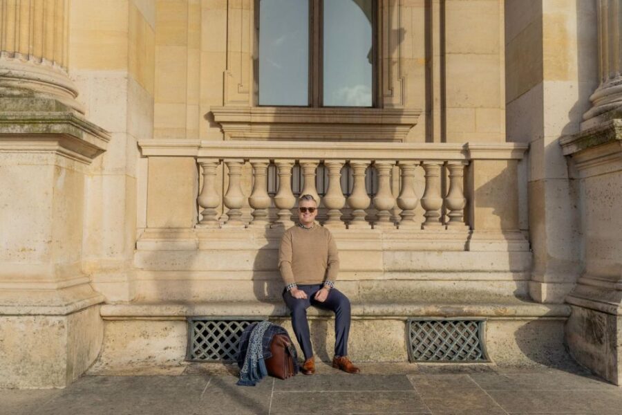 Louvre area photo shoot by Paris photographer - Price and what you actually get for $39