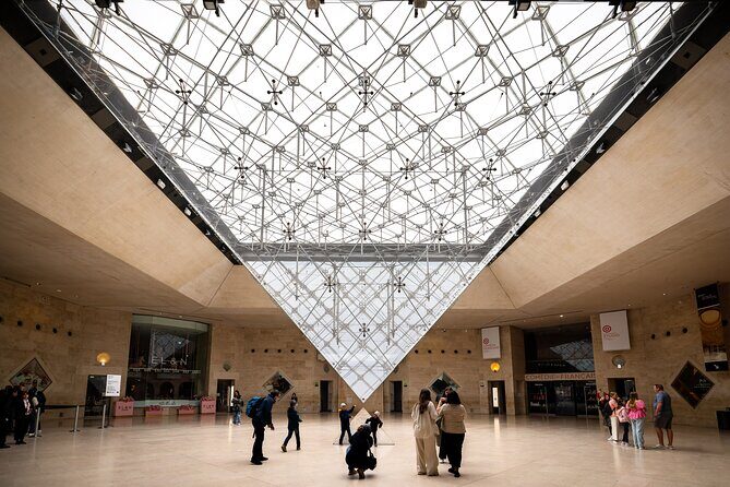 Louvre Masterpieces Express Guided Tour & French Wine Tasting - When You Leave the Louvre: Expect the Walk to Ô Chateau