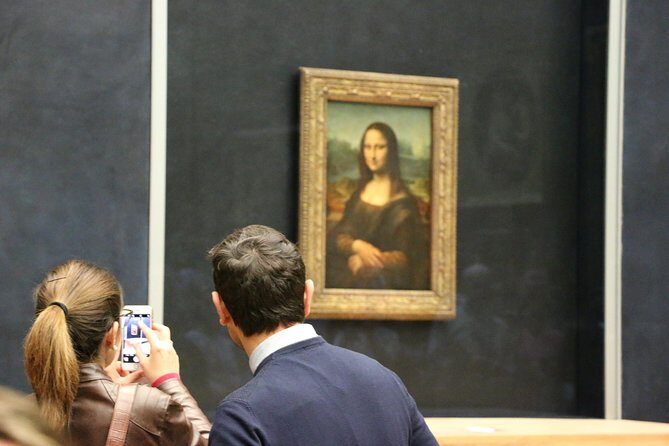 Louvre Museum Access Guided Tour with Mona Lisa - Mona Lisa focus: what makes her story stick