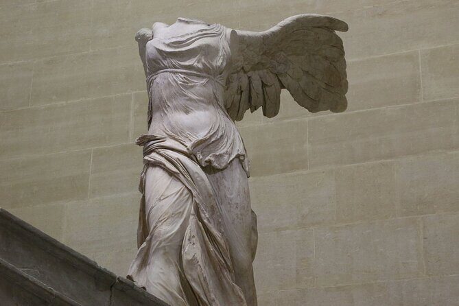 Louvre Museum Access Guided Tour with Mona Lisa - English guide experience: how stories keep you focused