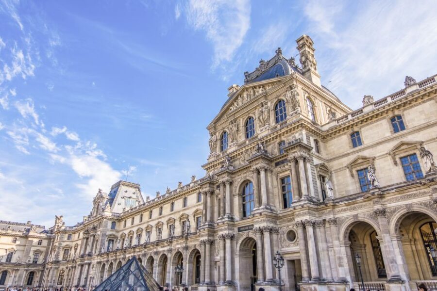 Louvre Museum Child-Friendly Private Tour for Families - Practical logistics that matter: shoes, bags, and the 55x35x20 cm rule