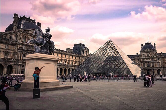 Louvre Museum Experience – Group, Private, or Solo - Inside the Louvre: how the highlights tour saves you from aimless wandering