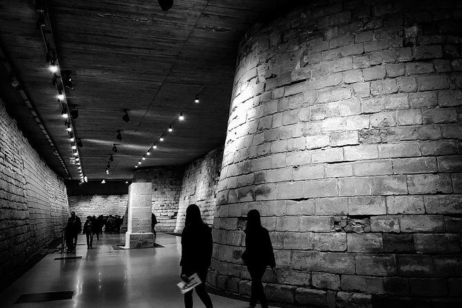 Louvre Museum Guided Tour Options with Timed Entry - Group size and pacing: why “small” matters here