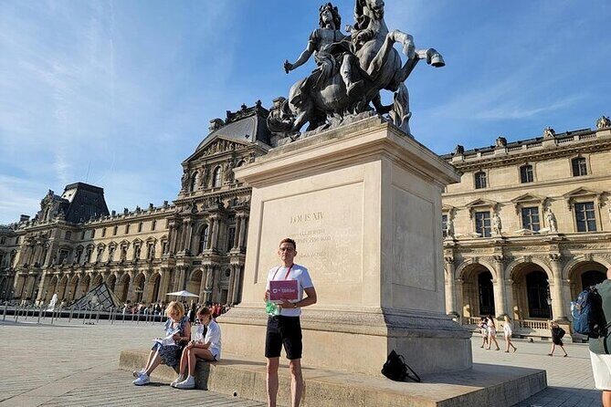 Louvre Museum & Mona Lisa Semi-Private Guided Tour (Max 6 People) - Starting at the Glass Pyramid: where the Louvre tour actually begins