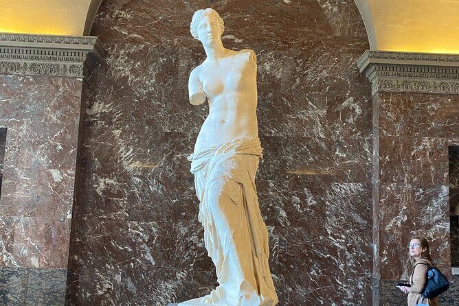 Louvre Museum Private Guided Tour - What the tour does well for different traveler types
