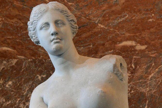 Louvre Private Tour in Paris with Entry Tickets - Entering the Louvre without the stress spiral