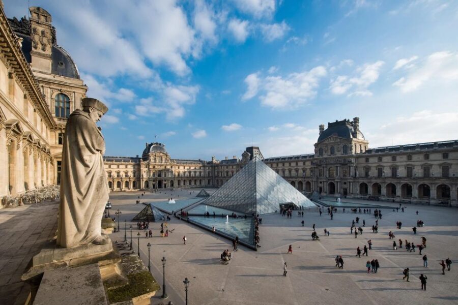 Magnificent tour of the Louvre + Mona Lisa pass - The Mona Lisa part: a guided moment that sets you up for better looking
