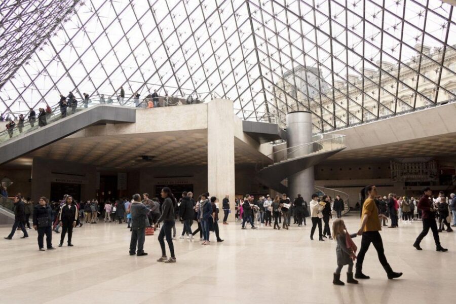 Magnificent tour of the Louvre + Mona Lisa pass - Who this tour suits best (and who might want something else)