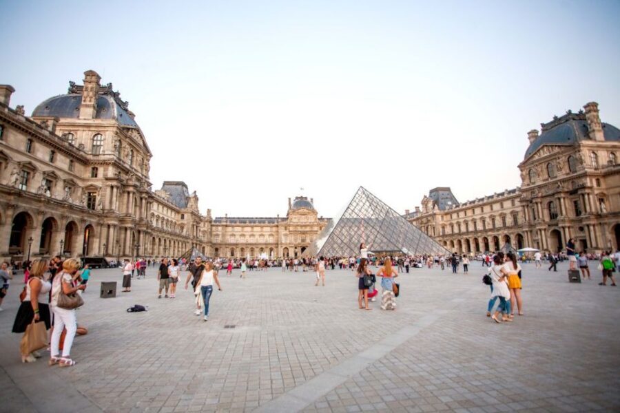 Mona Lisa & Louvre Masterpieces Tour with Reserved Access - The route inside: from Renaissance drama to classical sculpture