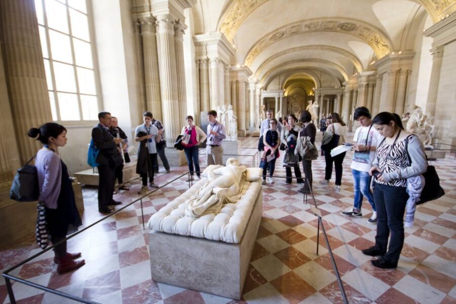 Mona Lisa & Louvre Masterpieces Tour with Reserved Access - Free time after the guided tour: how to use your extra hours