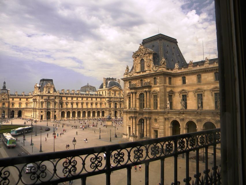 Murders and Mysteries of the Louvre Museum - Security vs skip-the-line: how your 2 hours actually save time