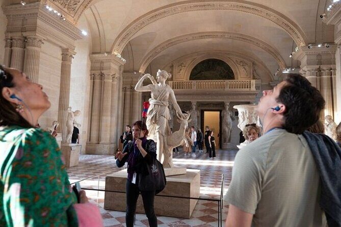 Paris Day Tour with Eiffel Tower, Louvre and Cruise Max 6 People - Île de la Cité and Notre-Dame exterior: the photo-stop with context
