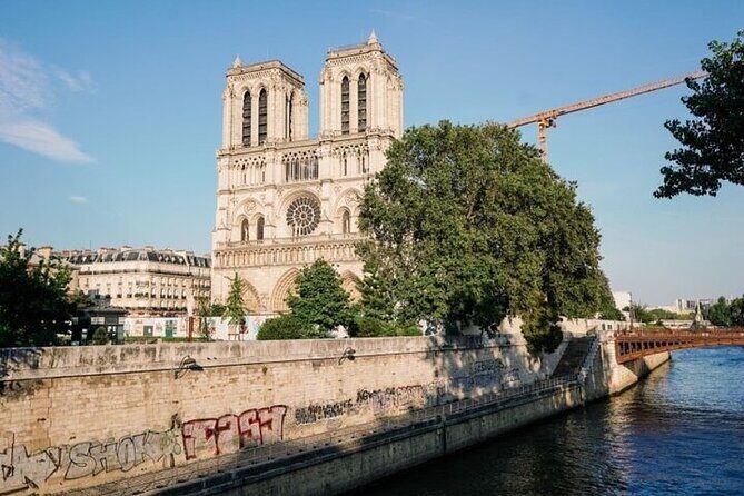 Paris Day Tour with Eiffel Tower, Louvre and Cruise Max 6 People - Seine River cruise: flexible timing with onboard commentary