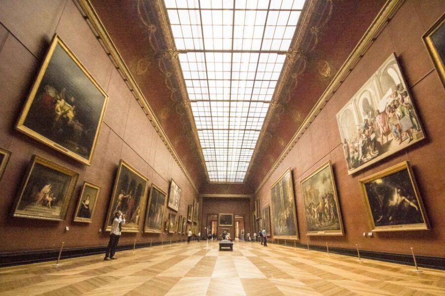 Paris Louvre: 2-Hour Private Tour for Groups or Families - Mona Lisa First: How Guides Keep the Crowd From Eating Your Time