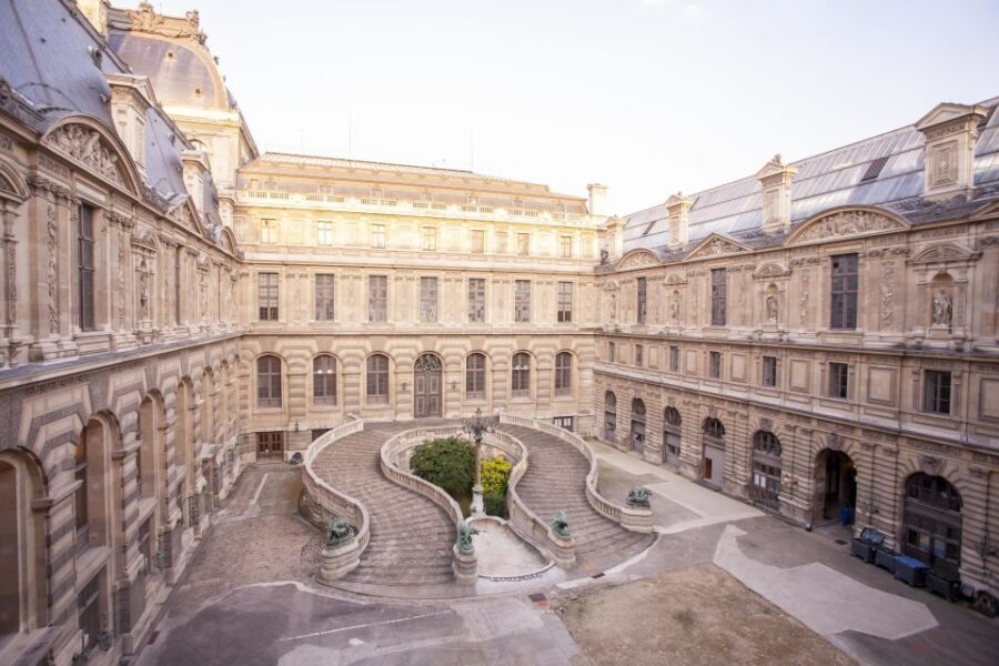 Paris Louvre: 2-Hour Private Tour for Groups or Families - What Makes the Private Part Worth It (Even When It Costs More)