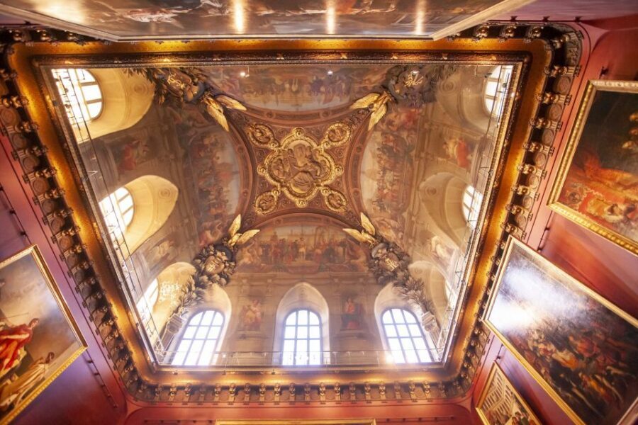Paris Louvre: 2-Hour Private Tour for Groups or Families - Group Size Notes: Up to 6, Then You Might Split