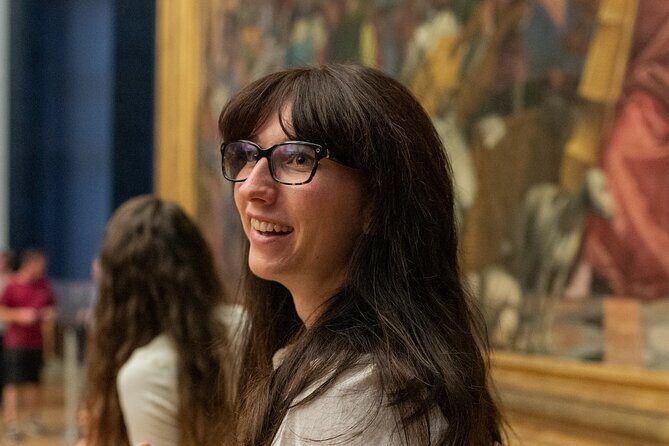 Paris Louvre Essentials Tour (Reserved Entry Included) - Reserved entry plus a 6-person cap