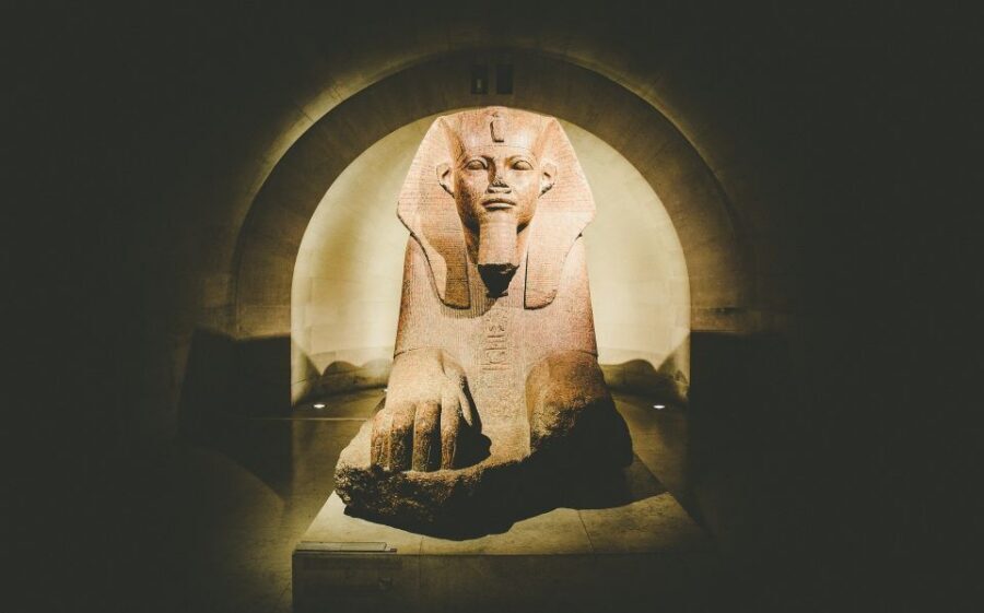 Paris: Louvre Masterpieces Private Tour with Reserved Entry - Practical details that affect your experience