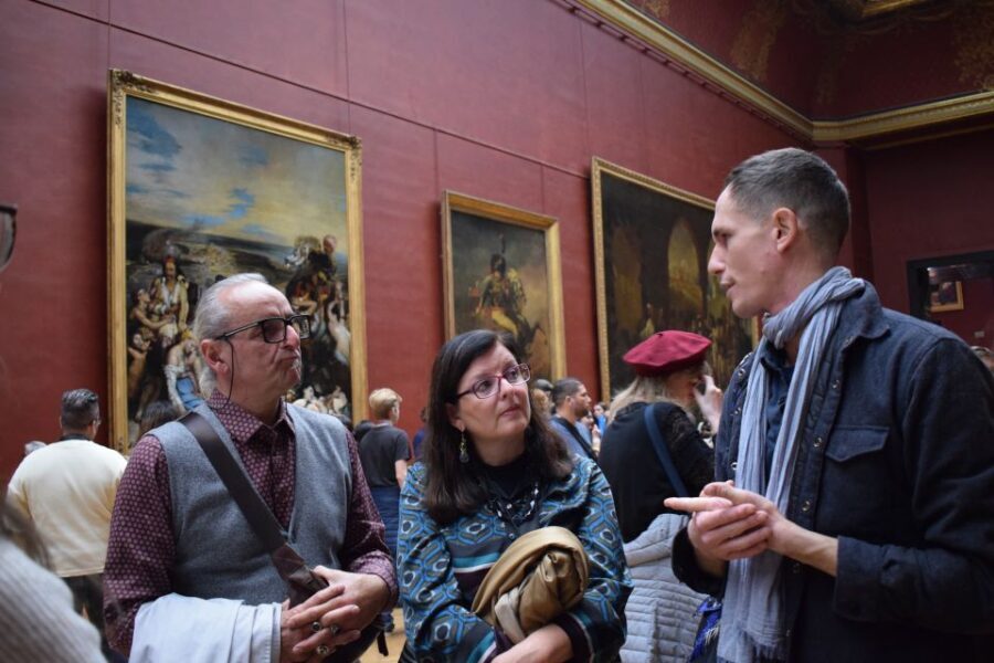 Paris: Louvre Masterpieces Tour with Pre-Reserved Tickets - Why the small-group format matters at the Louvre