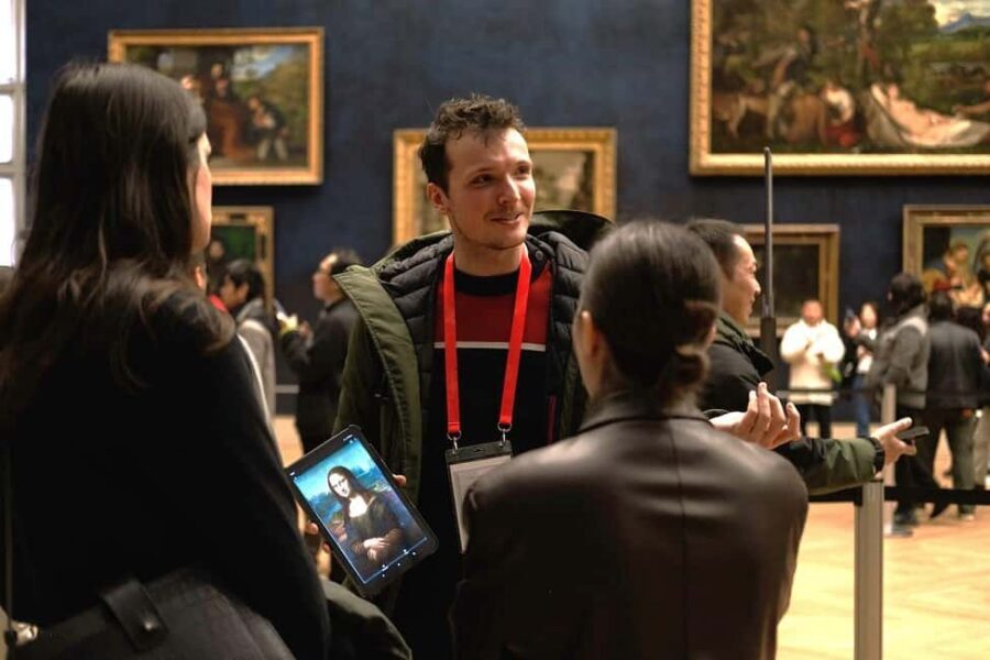 Paris: Louvre Masterpieces Tour with Pre-Reserved Tickets - Priority entry at the Pyramid: what you’re really skipping
