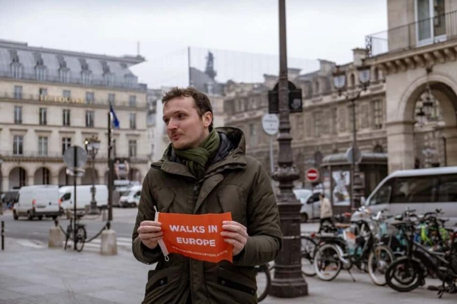 Paris: Louvre Masterpieces Tour with Pre-Reserved Tickets - The 2-hour Louvre route: how eight departments stay manageable