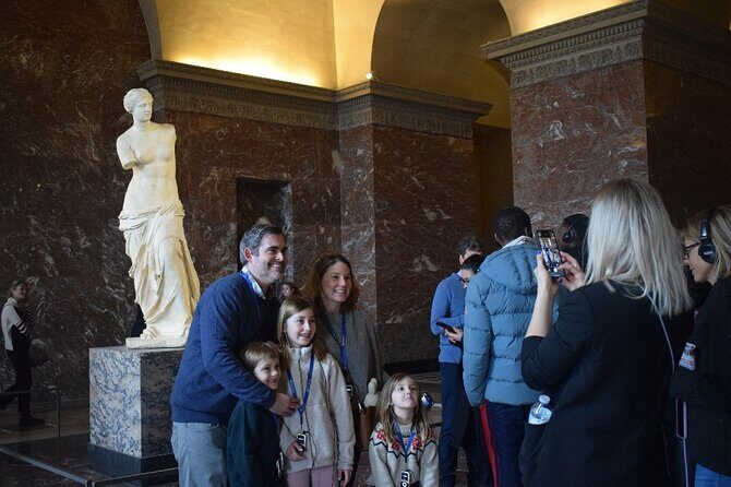 Paris : Louvre Museum Guided Tour with Pre-Booked Tickets - Pre-booked tickets and headphones: how you save real time