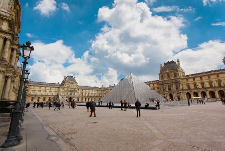 Paris: Louvre Museum Highlights and Mona Lisa Tour - Why the Louvre Needs a Plan (and Why This Route Works)