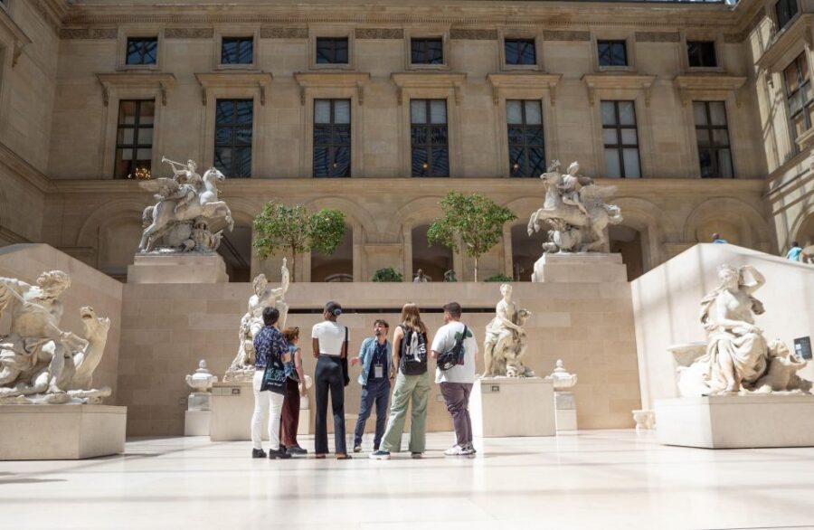 Paris: Louvre Museum Highlights and Mona Lisa Tour - Venus de Milo and Winged Victory: Big Names, Clear Meanings