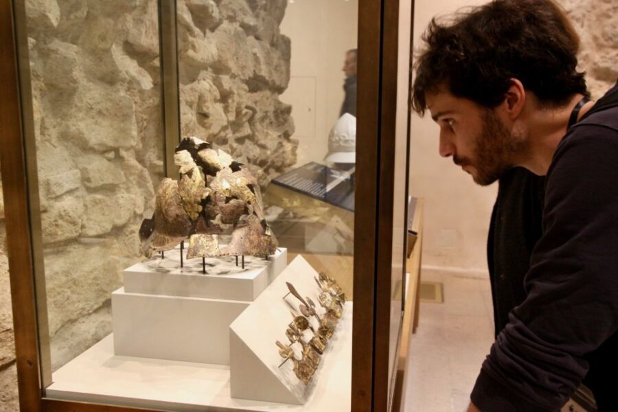 Paris: Louvre Museum Highlights and Mona Lisa Tour - Stairs, Bags, and Timing: The Stuff That Can Make or Break Your Tour