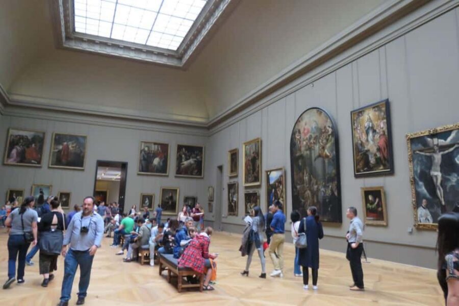 Paris: Louvre Museum Hosted Entry & Masterpieces Audio Guide - Key things to know before you go