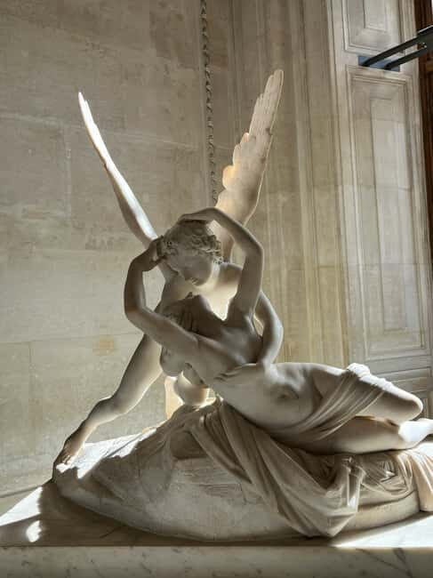 Paris: Louvre Museum Hosted Entry & Masterpieces Audio Guide - The main gotchas I’d plan around before you commit