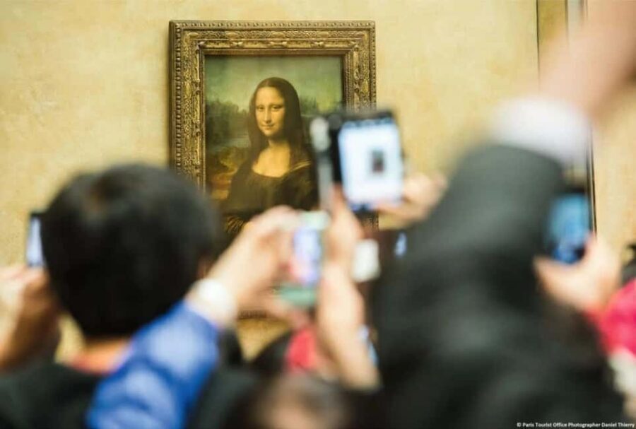 Paris: Louvre Museum Hosted Entry & Masterpieces Audio Guide - Who this Louvre experience fits best