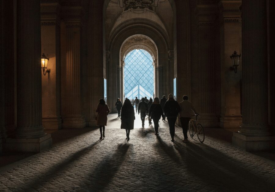Paris: Louvre Museum Ticket & Exclusive Immersive AudioGuide - Iconic masterpieces: how to plan your time around the Mona Lisa, Venus de Milo, and Liberty Leading the People