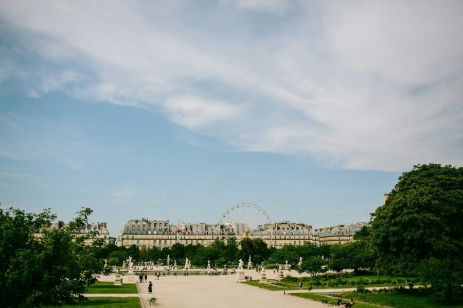 Paris: Louvre Museum Timed Entry Ticket & Pop Culture Tour - Inside the Louvre: self-guided, but with a pop-culture map
