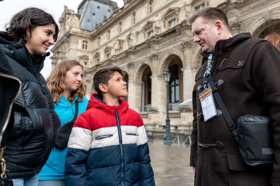 Paris: Louvre Private Family Tour for Kids + Reserved Entry - Getting Oriented Fast: The Meeting Point Near Louis XIV
