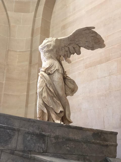 Paris Louvre : Private Treasure Hunt for Families or groups - Treasure-Hunt Energy Inside the Louvre