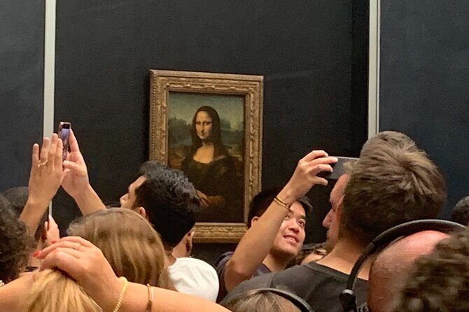 Paris Louvre Small Group Tour with Pre-Reserved Tickets - Entering the Louvre Through the Pyramid (With Timed Tickets)