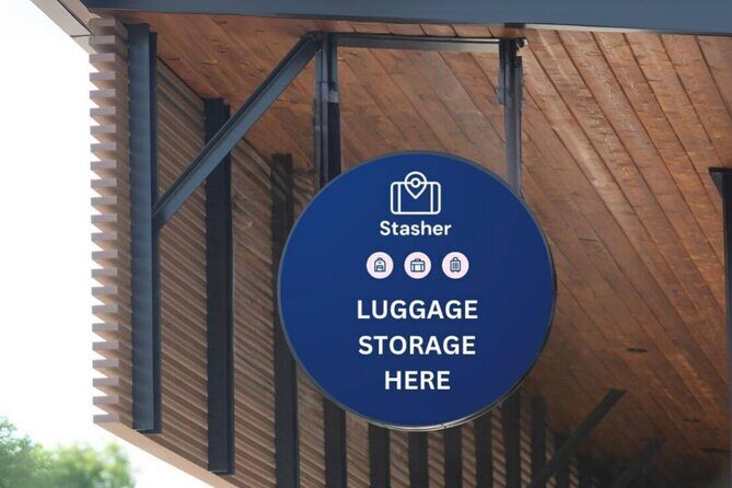 Paris: Luggage Storage close to Louvre Museum - How drop-off and pickup works (and why email confirmation helps)
