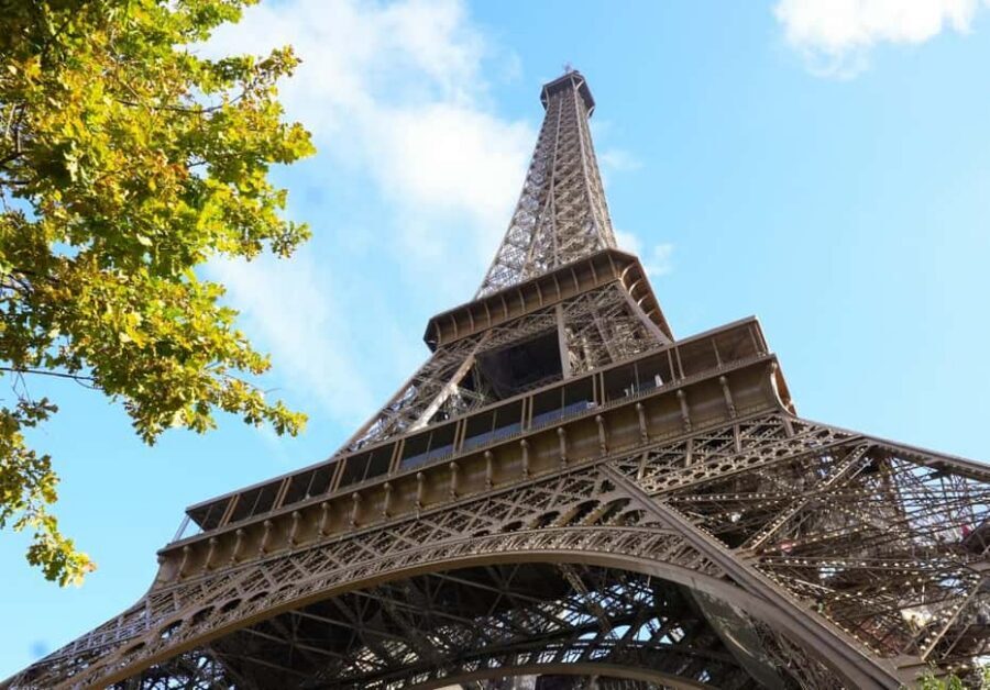 Paris: Montmartre, Notre-Dame, & Louvre Tour with Cruise - The lunch break: plan your own refill, not the tour’s