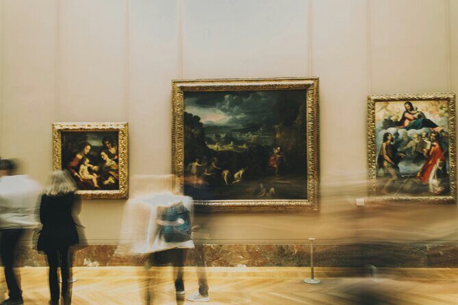 Paris: Night at the Louvre 6-people Max Guided Experience - Entering the Louvre with a small group (and why it matters)