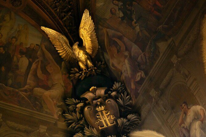 Paris: Night at the Louvre 6-people Max Guided Experience - Who this tour is best for
