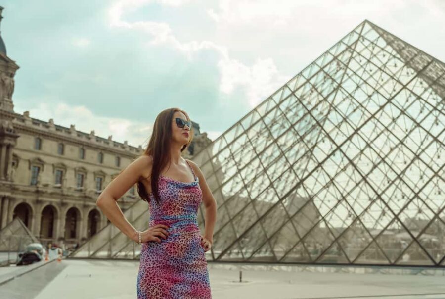 Paris: Private Photoshoot Outside the Louvre Museum - Why a private Louvre exterior shoot beats random phone pics