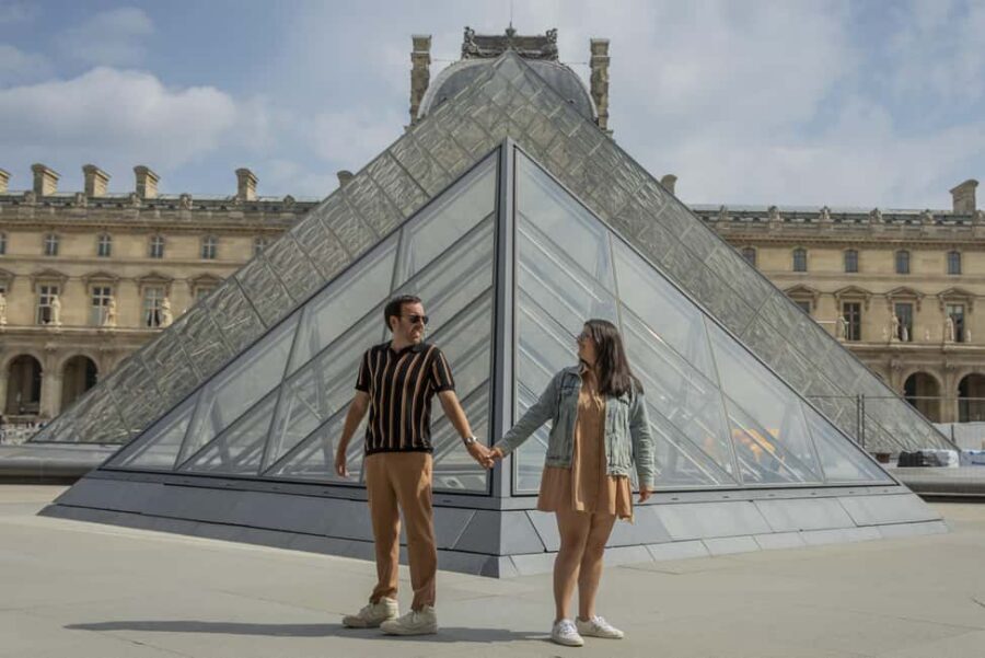 Paris: Private Photoshoot Outside the Louvre Museum - How the 30–90 minute shoot really feels in the real world