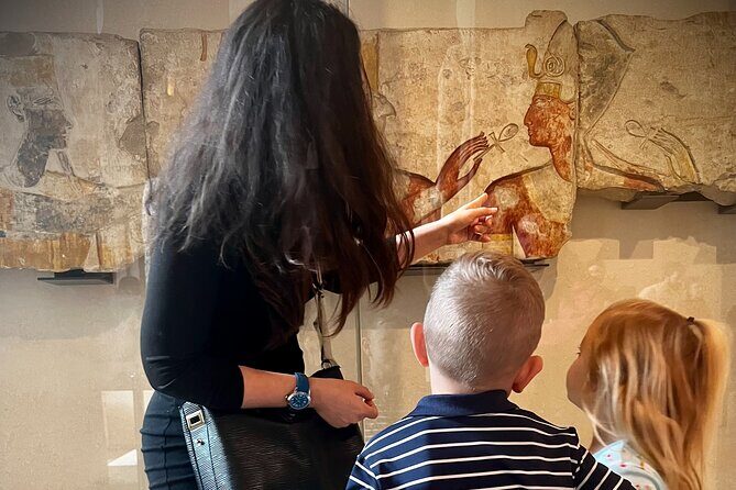Private Louvre Tour in Paris for Kids and Families - Where You Meet: Arc du Carrousel, Then Straight In