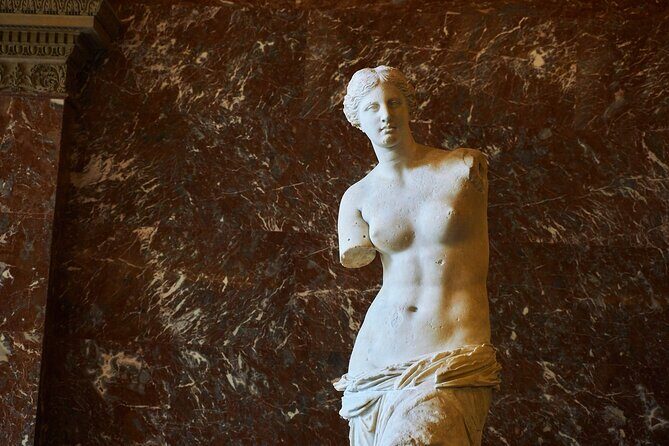 Private night tour at the Louvre - A private Louvre route that fits into 2 hours 30 minutes